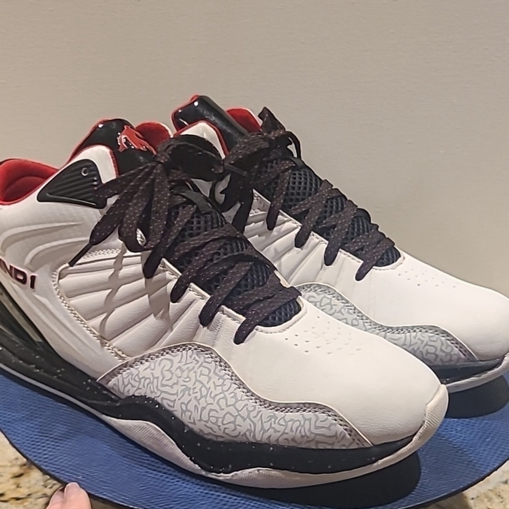 And 1 mens basketball shoes sz.13. Red,White&Black (#1186)